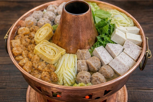 騰衝土鍋子を料理名に合わせて生成した3対2の料理写真